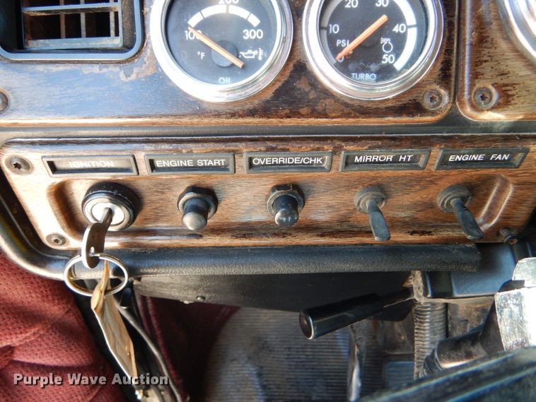 image for item DC5008 1996 Freightliner FLD semi truck