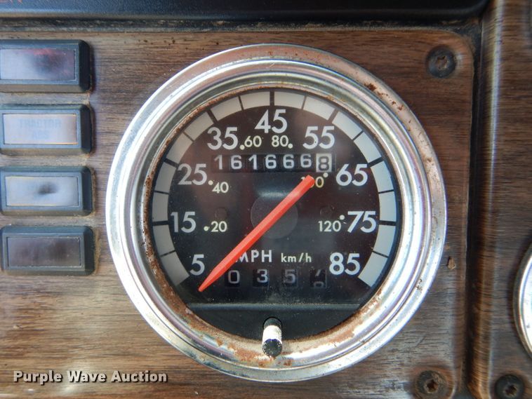 image for item DC5008 1996 Freightliner FLD semi truck