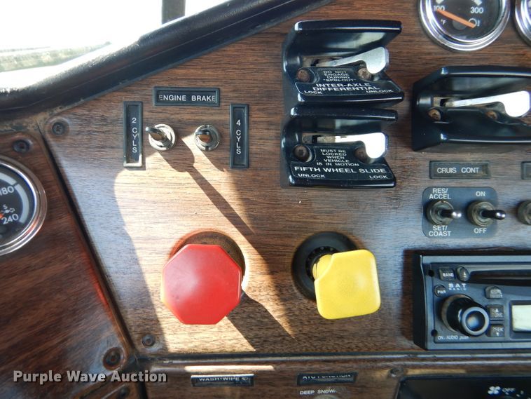 image for item DC5008 1996 Freightliner FLD semi truck