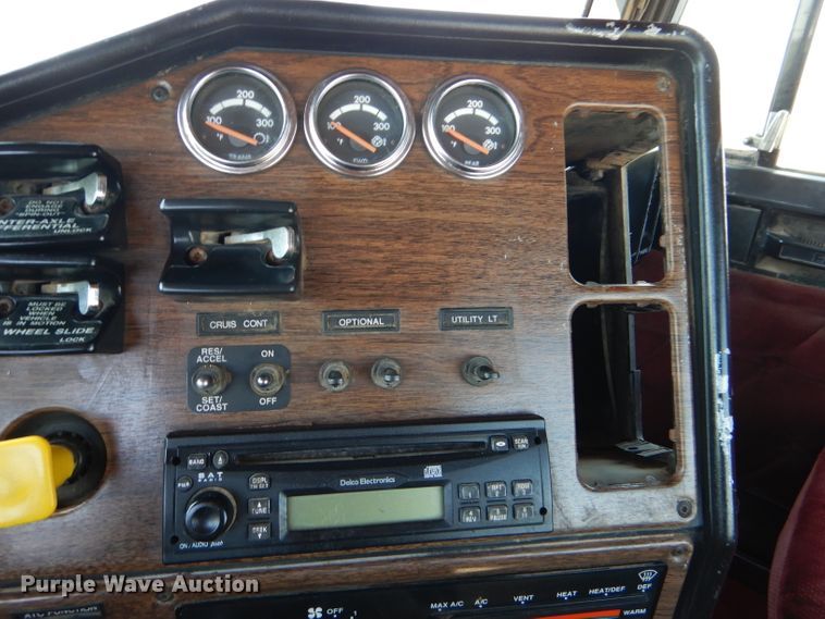 image for item DC5008 1996 Freightliner FLD semi truck