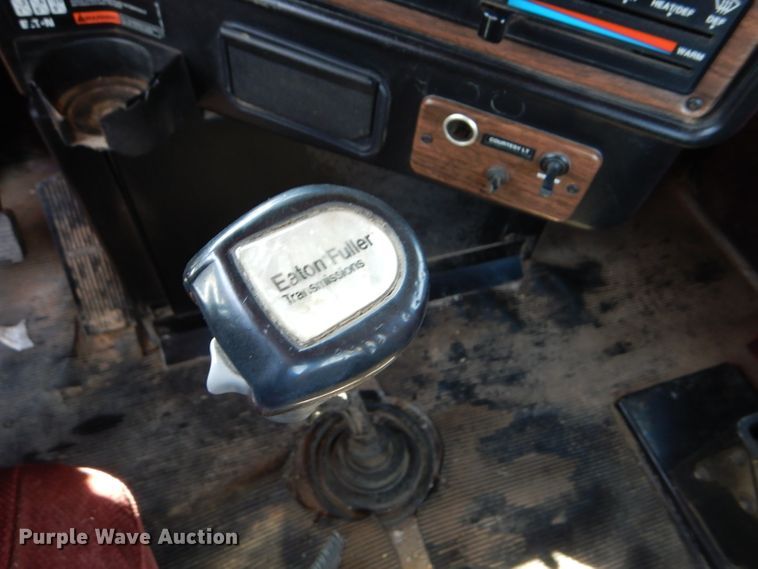 image for item DC5008 1996 Freightliner FLD semi truck