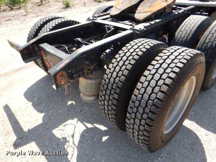 image for item DC5008 1996 Freightliner FLD semi truck