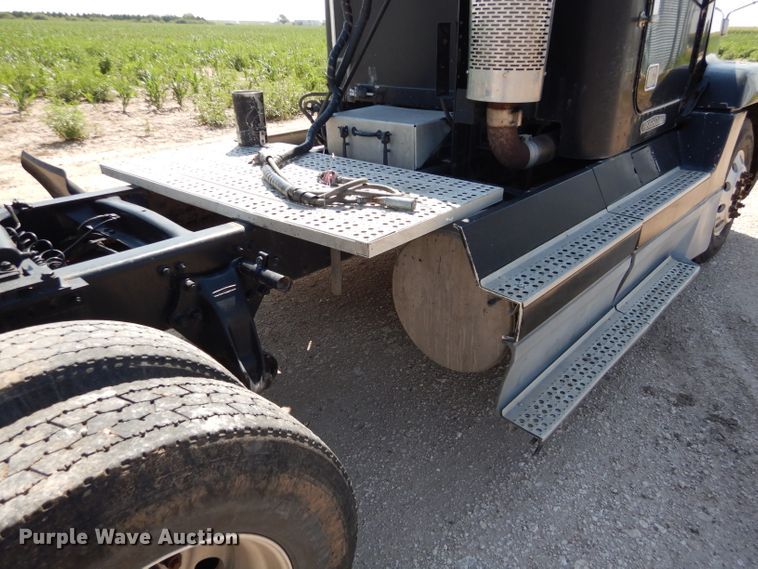 image for item DC5008 1996 Freightliner FLD semi truck