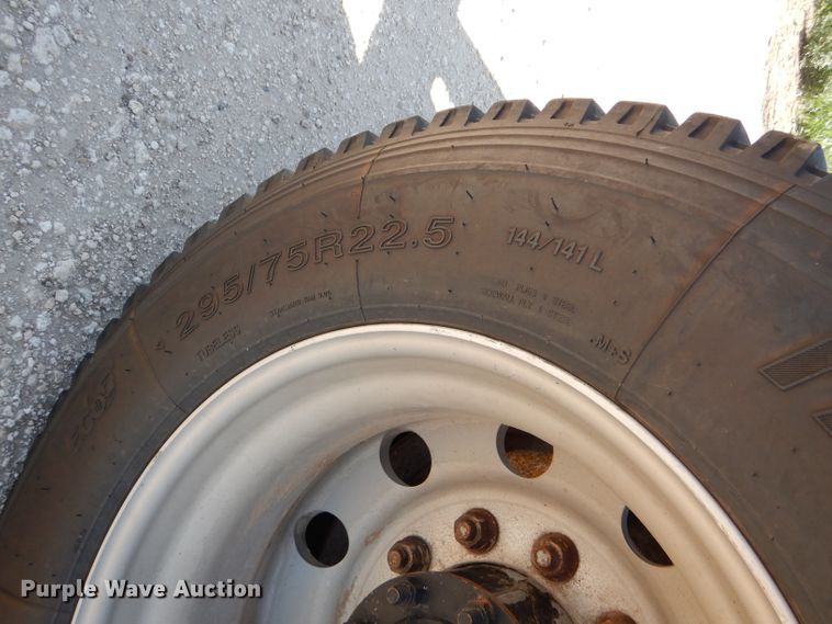 image for item DC5008 1996 Freightliner FLD semi truck