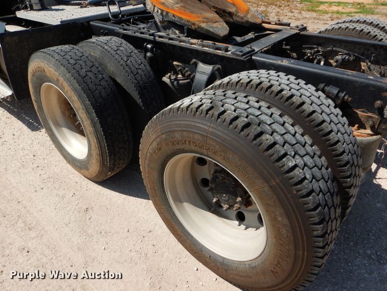 image for item DC5008 1996 Freightliner FLD semi truck