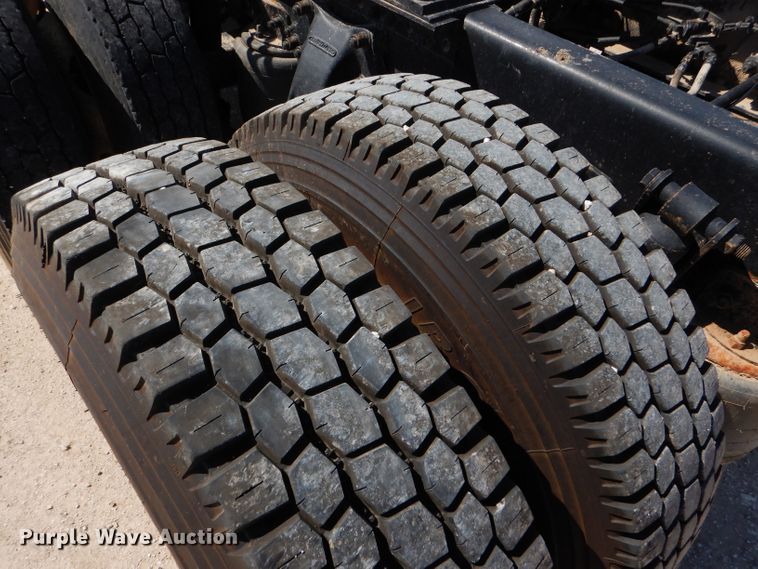 image for item DC5008 1996 Freightliner FLD semi truck