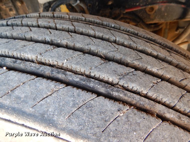 image for item DC5008 1996 Freightliner FLD semi truck