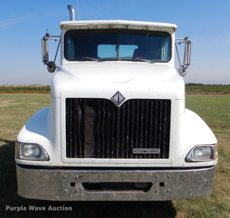 image for item DC5010 1998 International 9100 semi truck