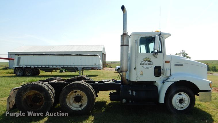 image for item DC5010 1998 International 9100 semi truck