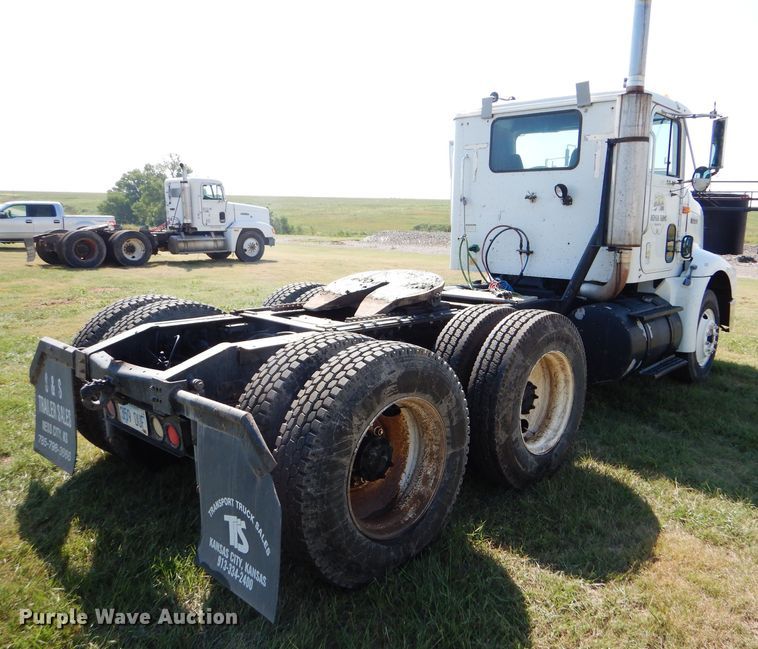 image for item DC5010 1998 International 9100 semi truck