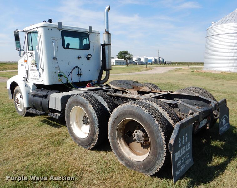 image for item DC5010 1998 International 9100 semi truck