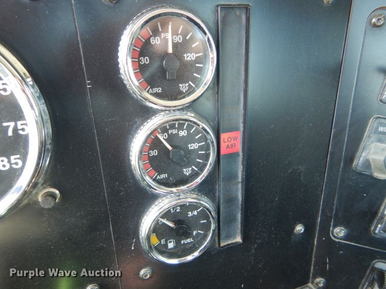 image for item DC5010 1998 International 9100 semi truck