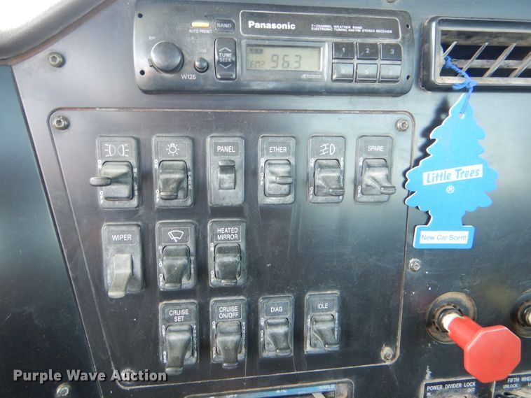 image for item DC5010 1998 International 9100 semi truck