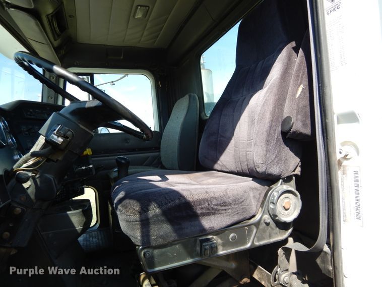 image for item DC5010 1998 International 9100 semi truck