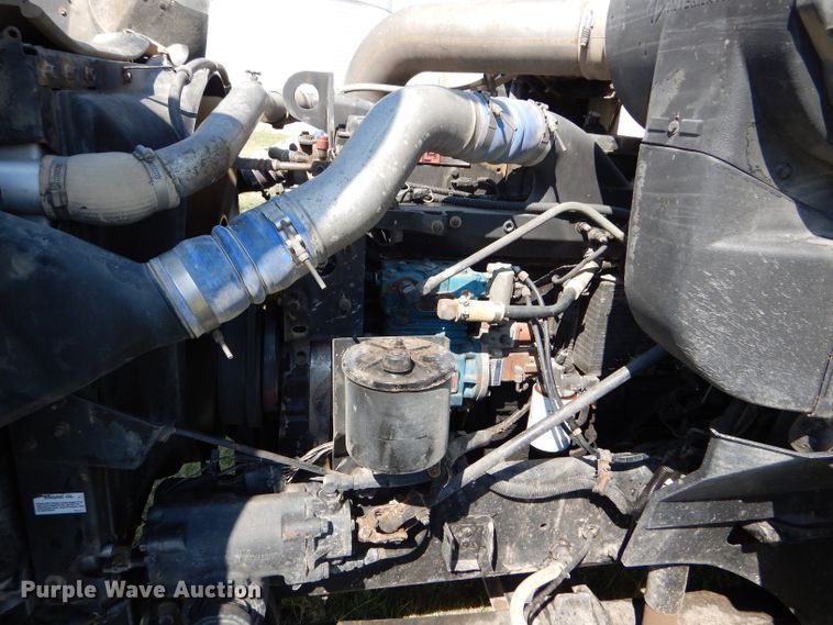 image for item DC5010 1998 International 9100 semi truck