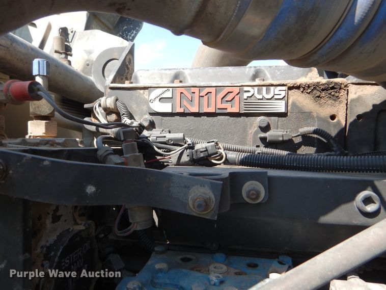 image for item DC5010 1998 International 9100 semi truck