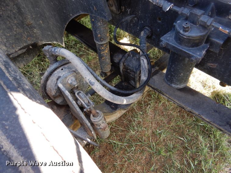 image for item DC5010 1998 International 9100 semi truck