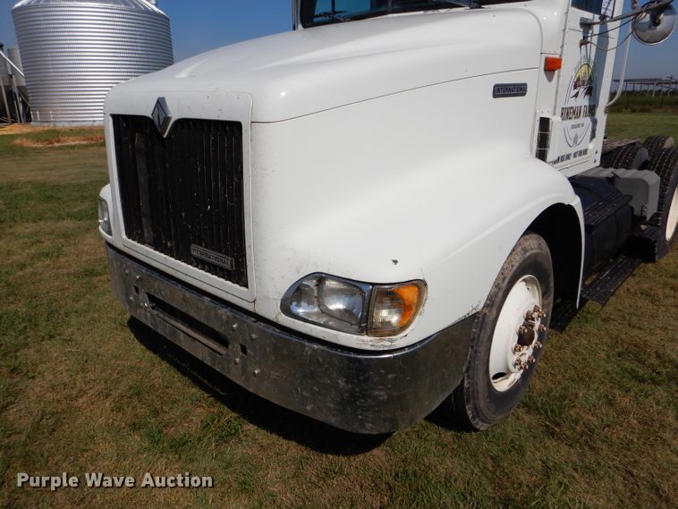 image for item DC5010 1998 International 9100 semi truck