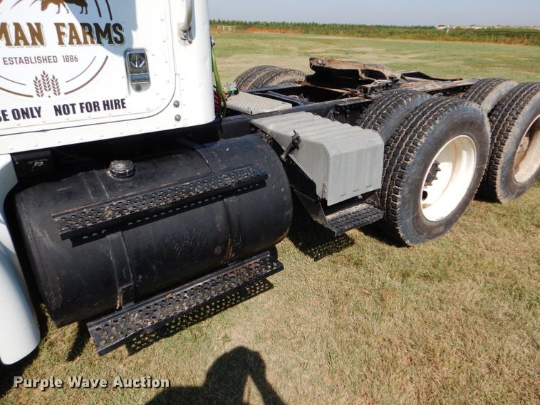 image for item DC5010 1998 International 9100 semi truck