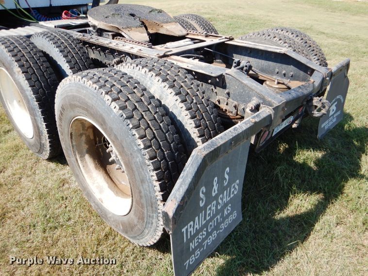 image for item DC5010 1998 International 9100 semi truck