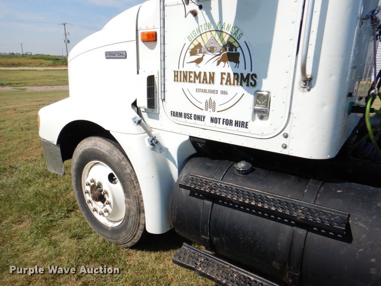 image for item DC5010 1998 International 9100 semi truck