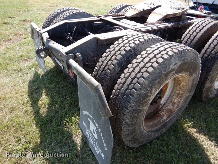 image for item DC5010 1998 International 9100 semi truck