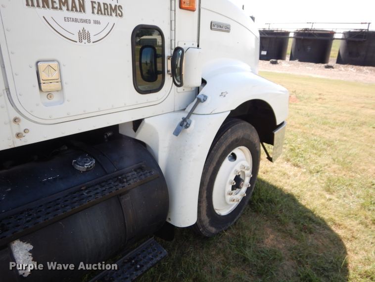 image for item DC5010 1998 International 9100 semi truck