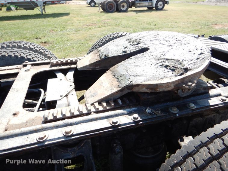 image for item DC5010 1998 International 9100 semi truck