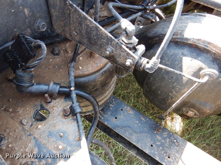 image for item DC5010 1998 International 9100 semi truck