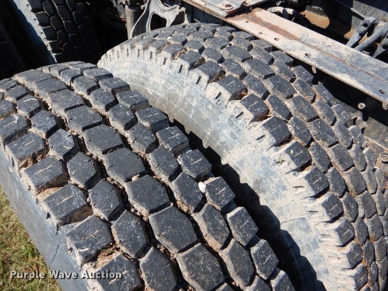 image for item DC5010 1998 International 9100 semi truck