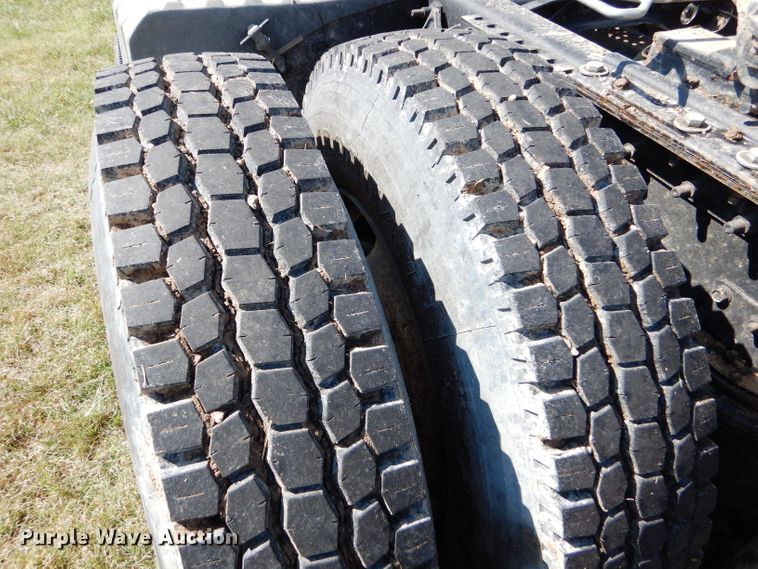 image for item DC5010 1998 International 9100 semi truck