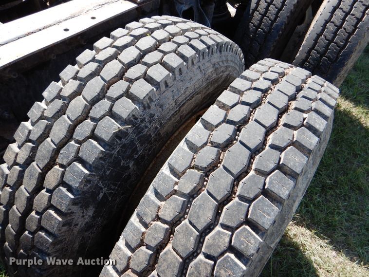 image for item DC5010 1998 International 9100 semi truck