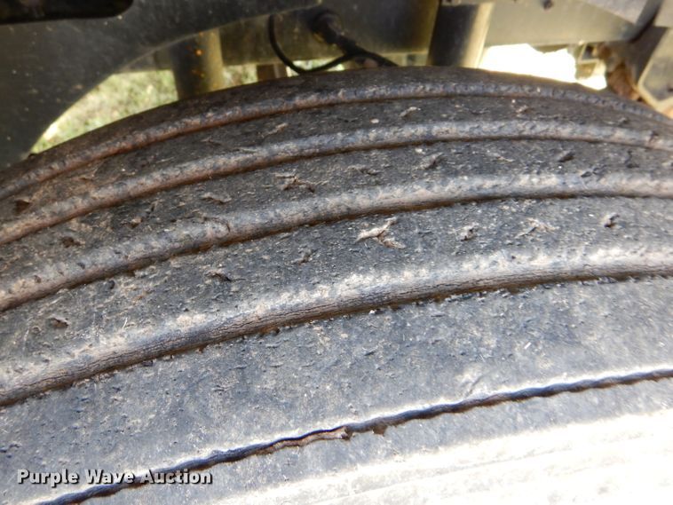 image for item DC5010 1998 International 9100 semi truck