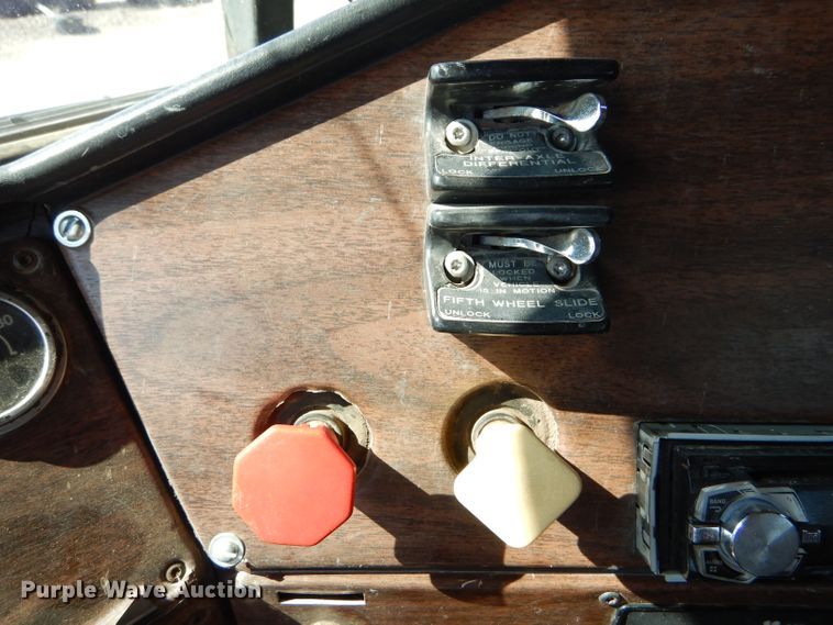 image for item DC5011 1991 Freightliner FLD semi truck