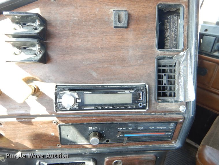 image for item DC5011 1991 Freightliner FLD semi truck