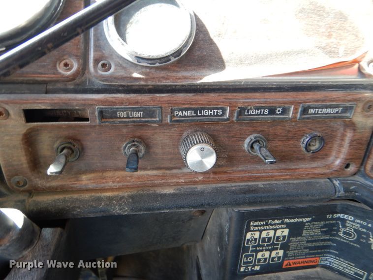 image for item DC5011 1991 Freightliner FLD semi truck