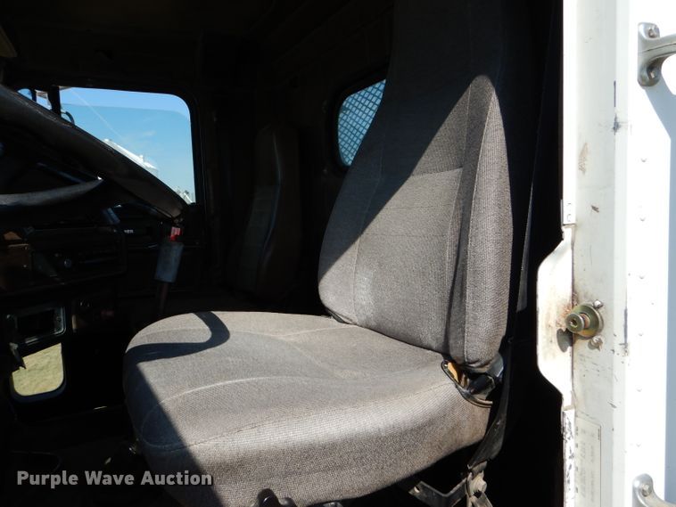 image for item DC5011 1991 Freightliner FLD semi truck