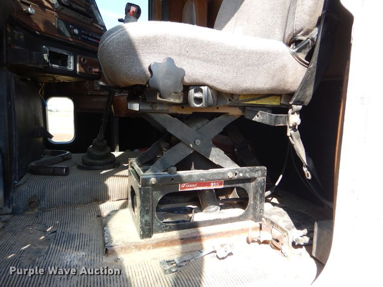 image for item DC5011 1991 Freightliner FLD semi truck