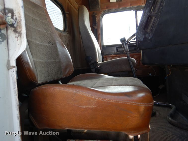 image for item DC5011 1991 Freightliner FLD semi truck