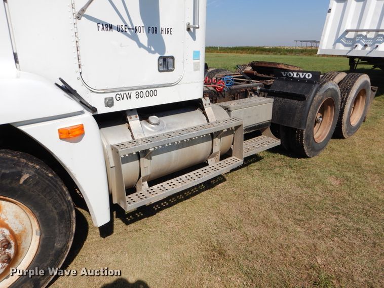 image for item DC5011 1991 Freightliner FLD semi truck