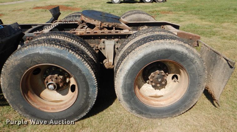 image for item DC5011 1991 Freightliner FLD semi truck