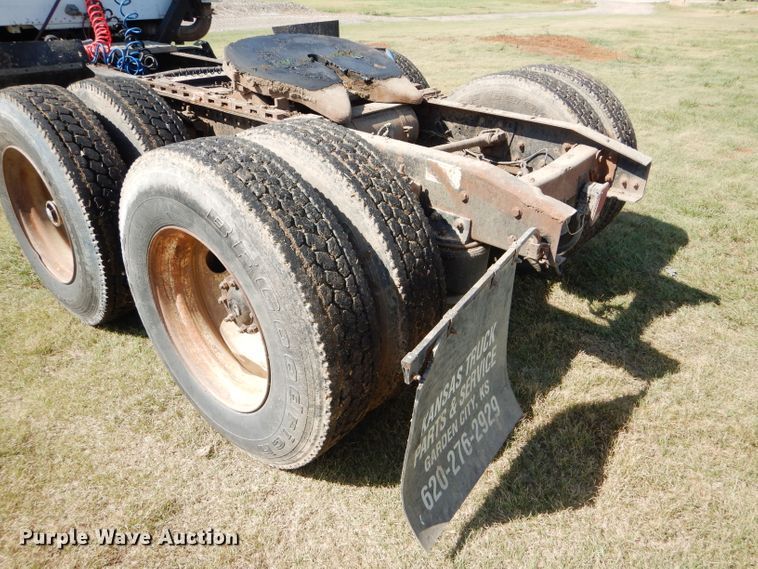 image for item DC5011 1991 Freightliner FLD semi truck