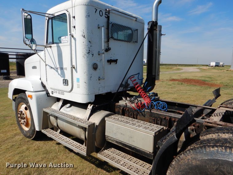 image for item DC5011 1991 Freightliner FLD semi truck