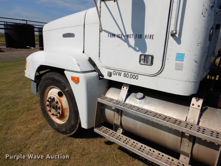 image for item DC5011 1991 Freightliner FLD semi truck