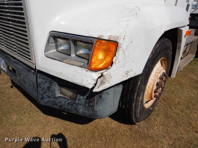 image for item DC5011 1991 Freightliner FLD semi truck