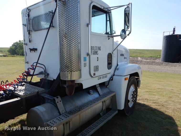 image for item DC5011 1991 Freightliner FLD semi truck