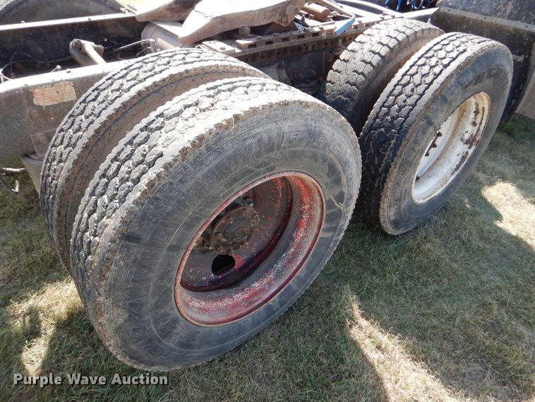 image for item DC5011 1991 Freightliner FLD semi truck