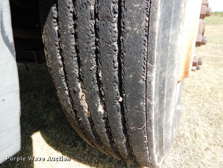 image for item DC5011 1991 Freightliner FLD semi truck