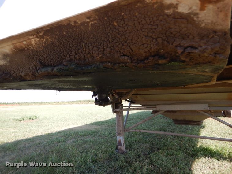 image for item DC5012 2005 Castleton double hopper bottom grain trailer