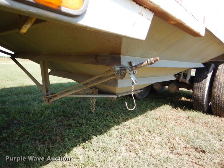 image for item DC5012 2005 Castleton double hopper bottom grain trailer